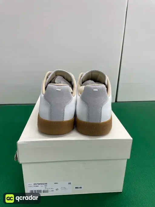 灰白 101