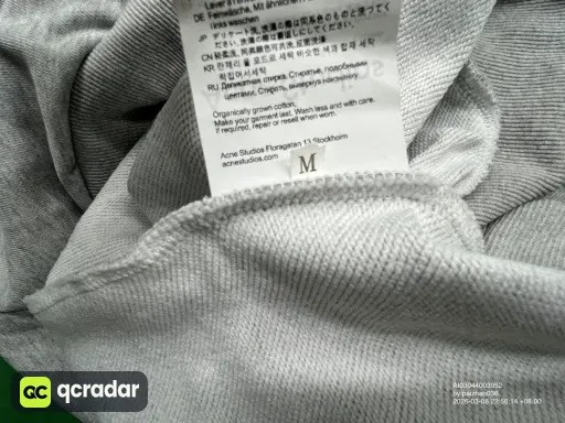 灰色