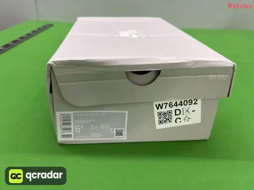 款式配色:纯黑低帮CW2288-001