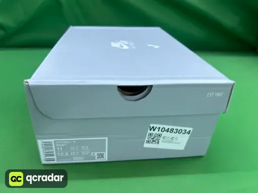 纯黑低帮CW2288-001