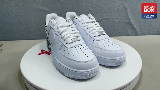 Triple Collaboration Graffiti White
