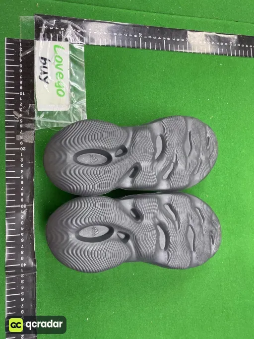 style: 洞洞鞋 黑玛瑙 HP8739
