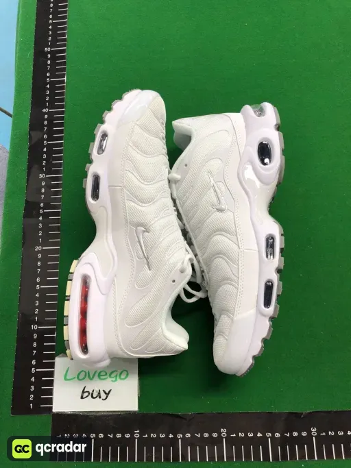 style: 604133-139 White