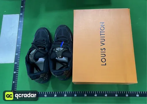 SK8 黑色白珠