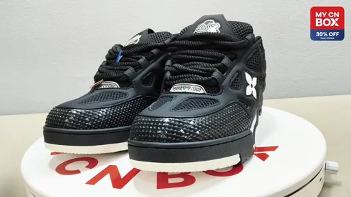 SK8 Black White