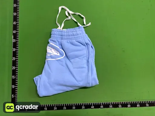 浅蓝色