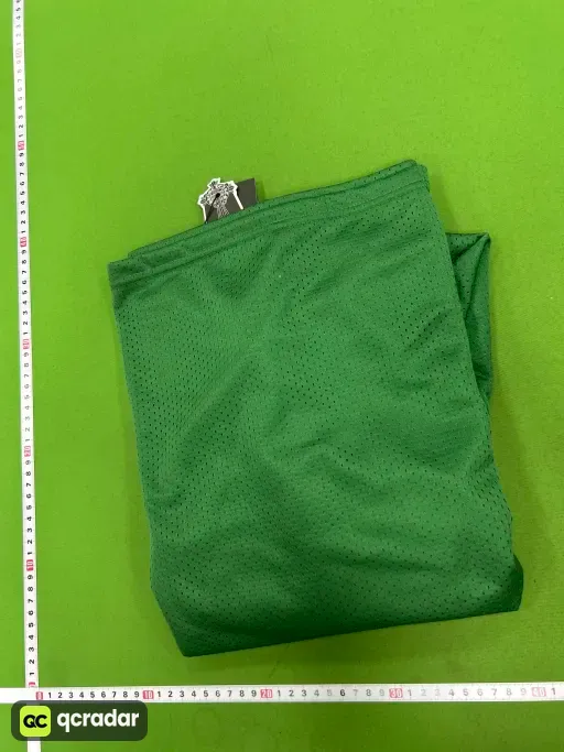 绿色长袖上衣