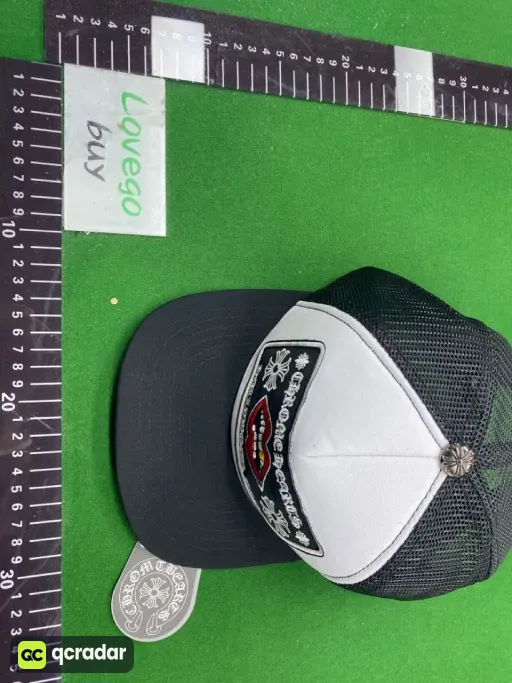 罗欣红唇白色