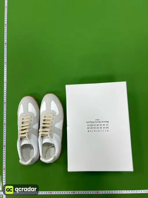 白色