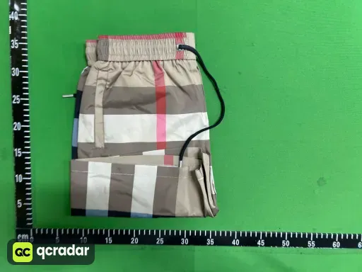 1-40:Burberry 经典短裤