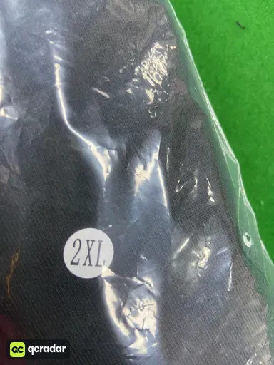 2前小黑心黑色开衫背后大黑心