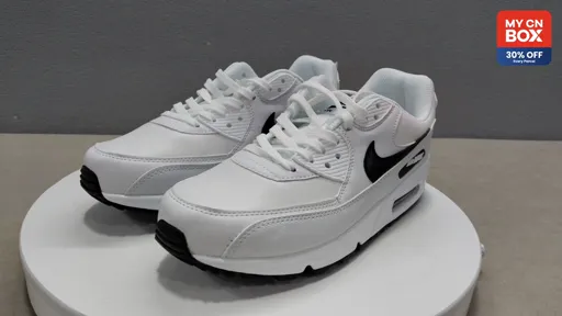 90 - White Black Sole