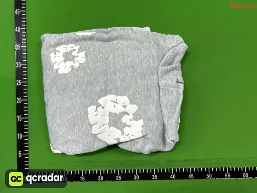 发泡浅灰卫衣【白色花环】