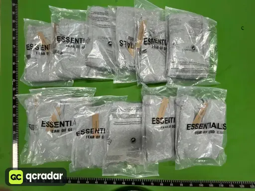 浅灰色植绒套装