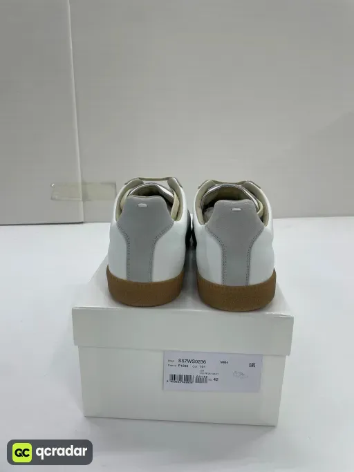 101 white gray (yellow background)