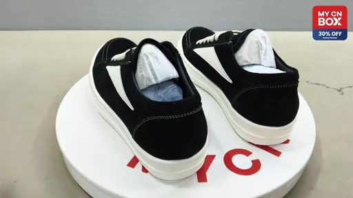 Suede Black & White