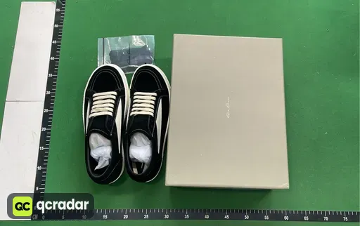 绒面黑白