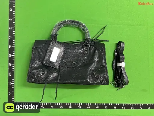 颜色 :大号黑色38cmx28x10