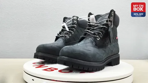 Black, complete with shoebox and accessories