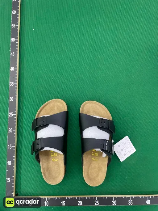 二字  黑色棕底