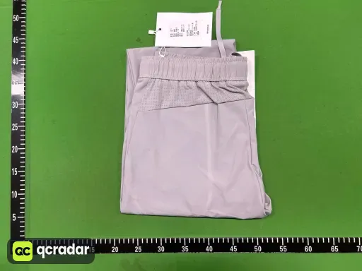 灰白色grey white