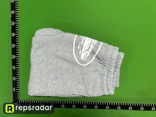 model:002 Shorts