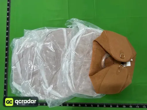 麂皮绒旅行黄棕色带底钉