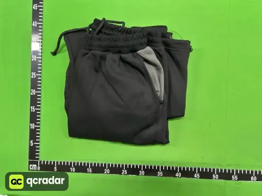 黑拼灰