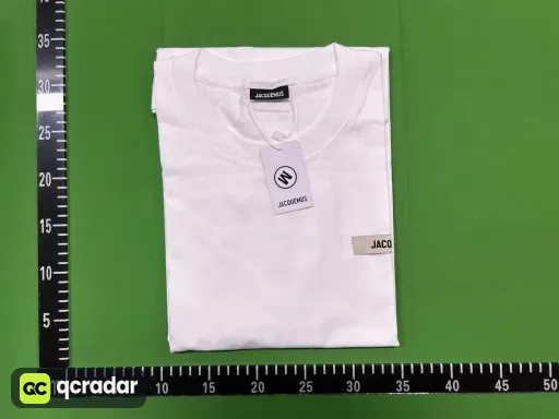 01白色