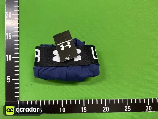 深蓝色