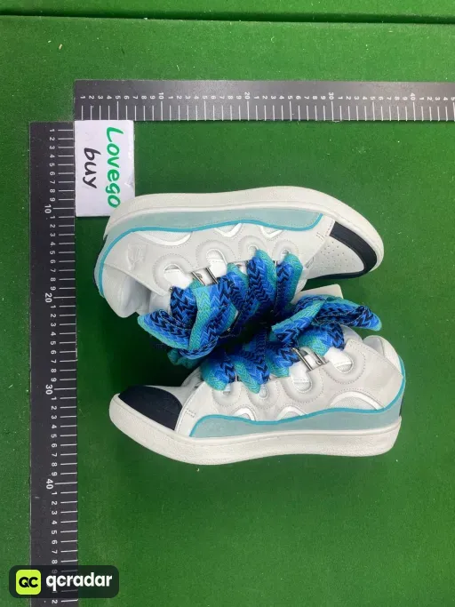 Color matching: 白绿色