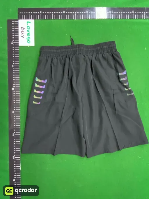 1: 短裤黑色