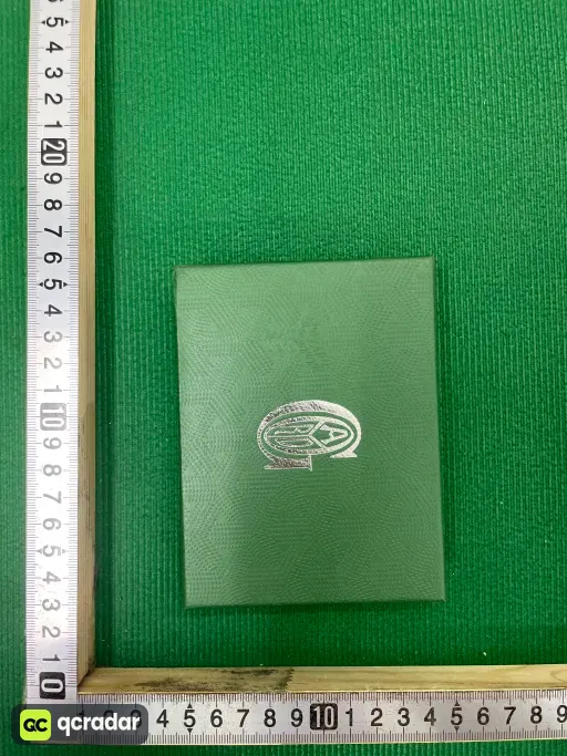 黑灰色