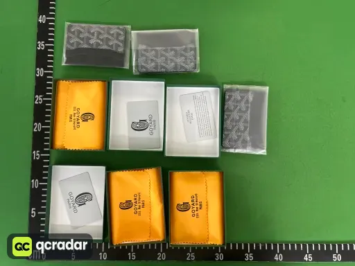 黑灰色