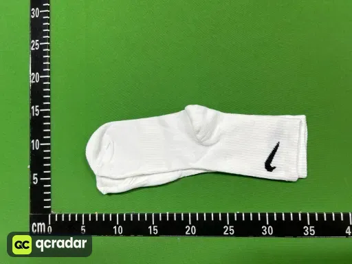 款式:a pair of white long