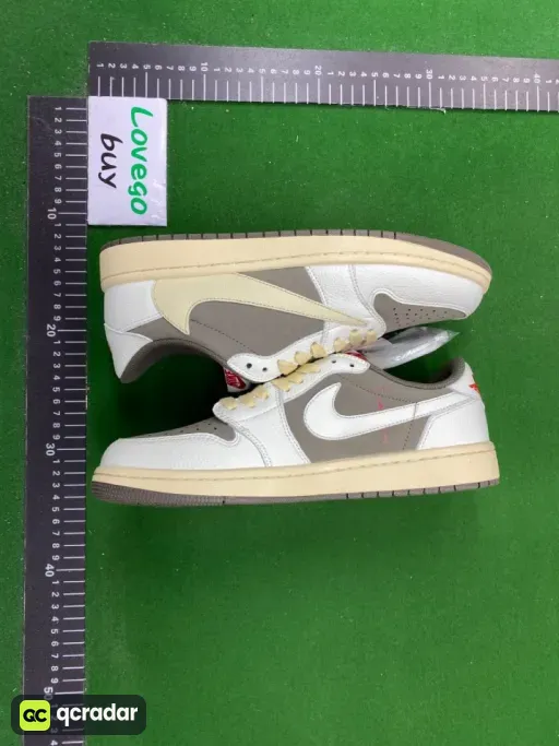 AJ1