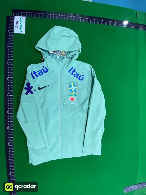 Brazilian light green windbreaker thin section