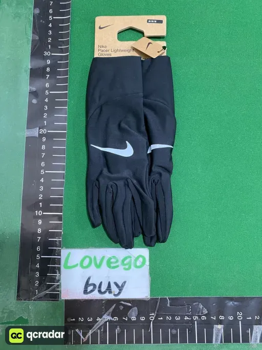 Black gloves size m