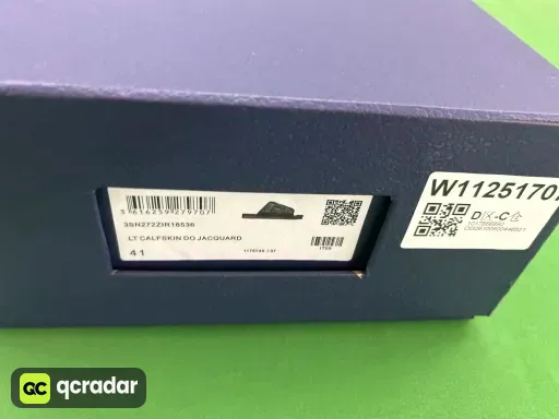 纯黑
