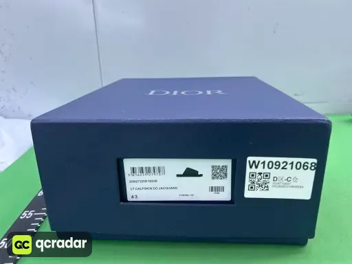 纯黑