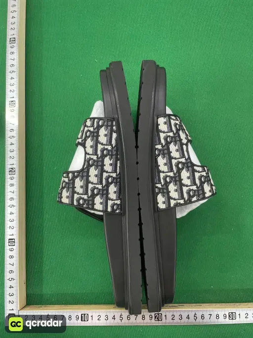 双杠黑白