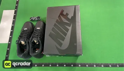 SUPREME纯黑红标