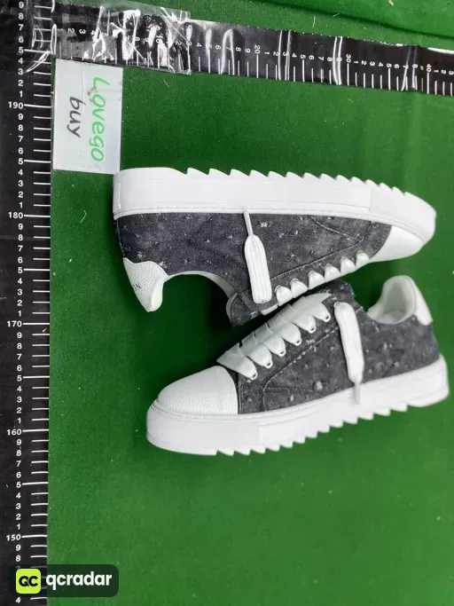 Gray ripped jeans (original packaging)
