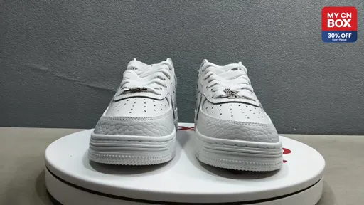 1G8010091 Collab White Embossed